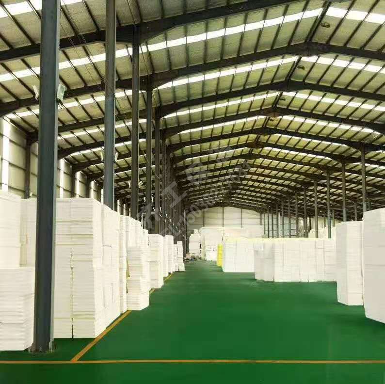 噴涂絕熱層對于玻璃棉氈的技術使用要求 噴涂絕熱層對于玻璃棉氈的技術使用要求